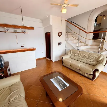 Ocean Breeze First Row فيلة