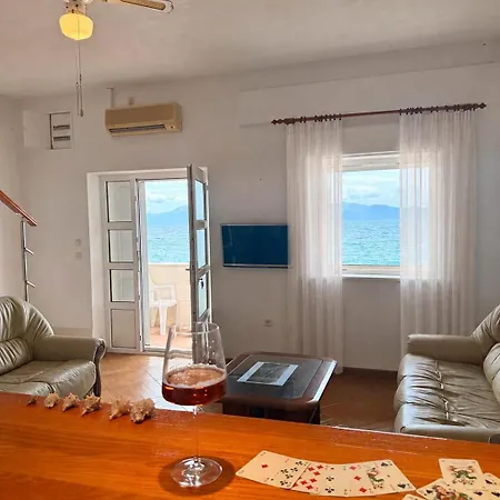 Ocean Breeze First Row فيلة *