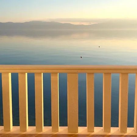 Ocean Breeze First Row فيلة *
